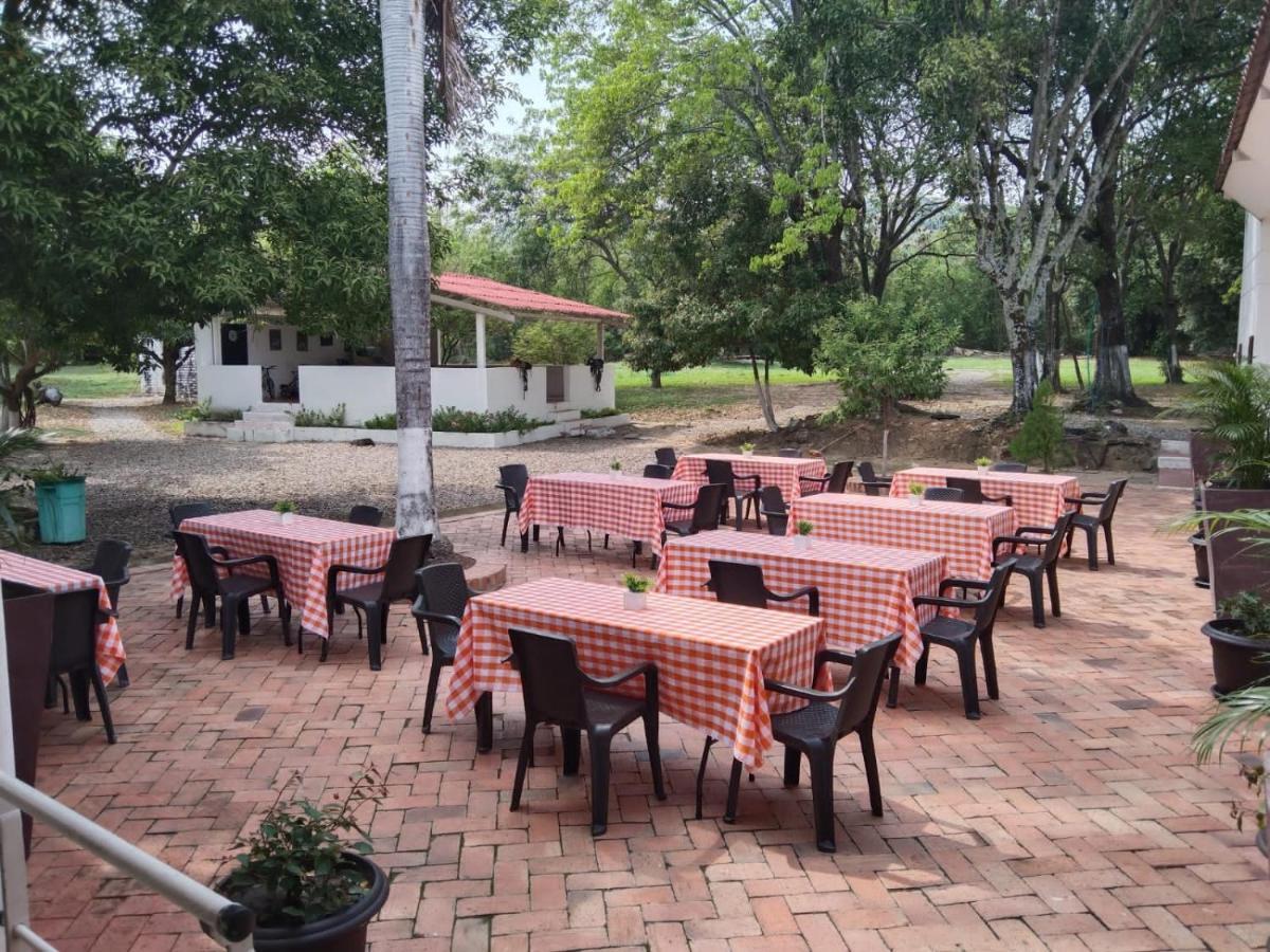 Arizona Ranch Hotel Хирардот Экстерьер фото