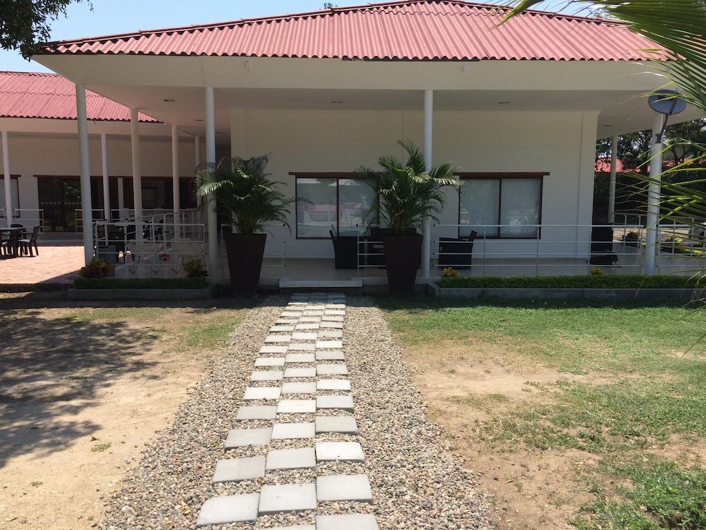 Arizona Ranch Hotel Хирардот Экстерьер фото